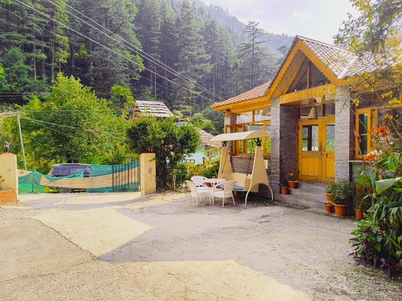 Hotel Purnima Riverside Kasol Esterno foto