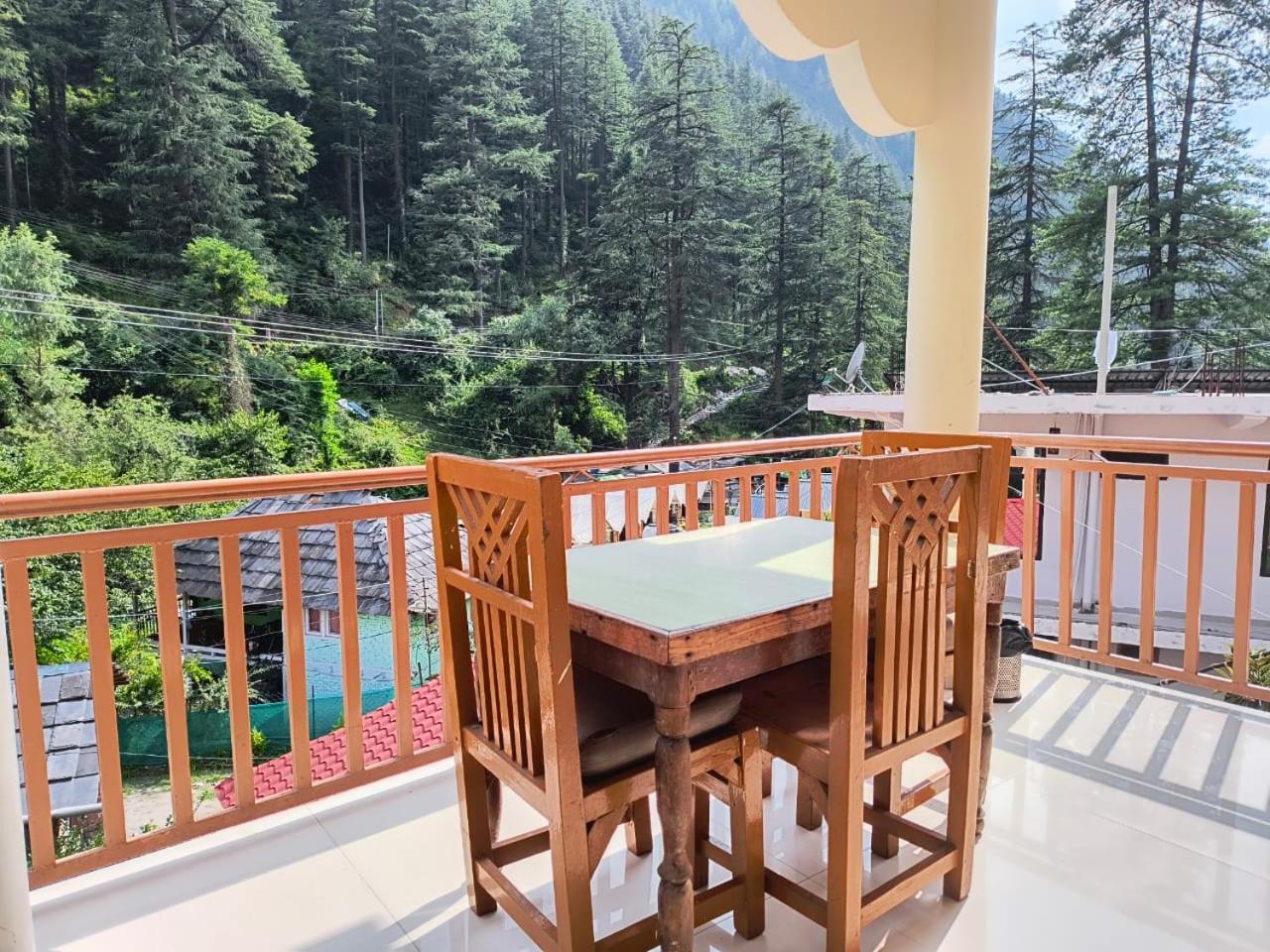Hotel Purnima Riverside Kasol Esterno foto